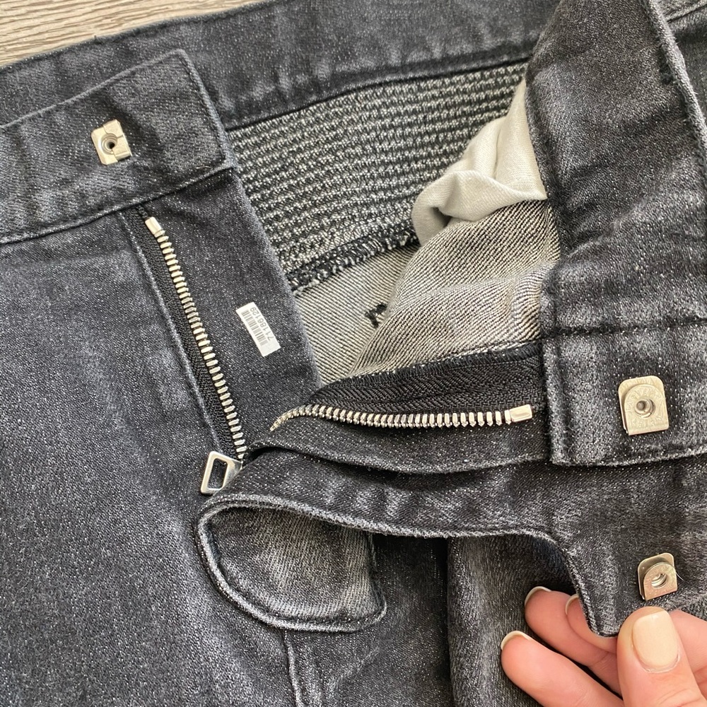 Authentic Balmain Distressed Jeans - Picture 4 of 7